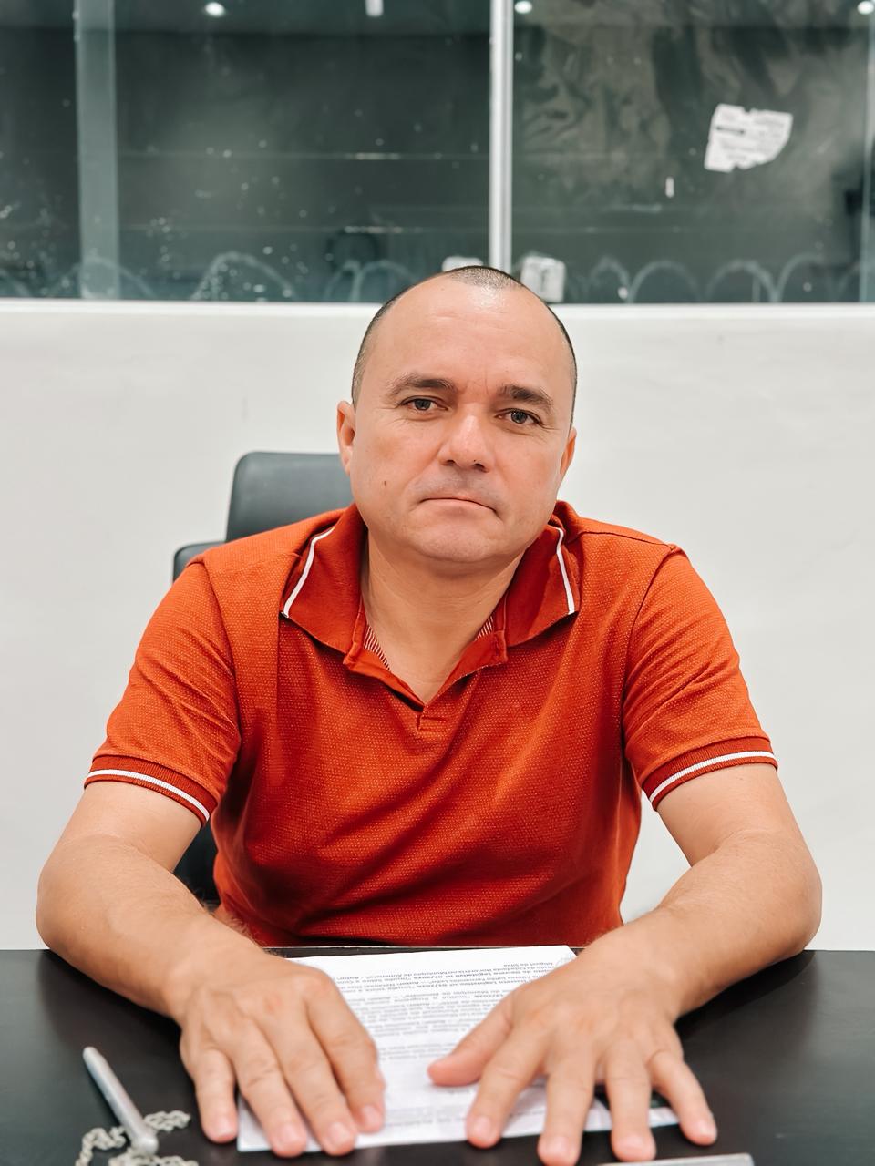 Imagem Notica: Câmara Municipal de Almenara realiza reunião ordinária e delibera pautas de interesse público