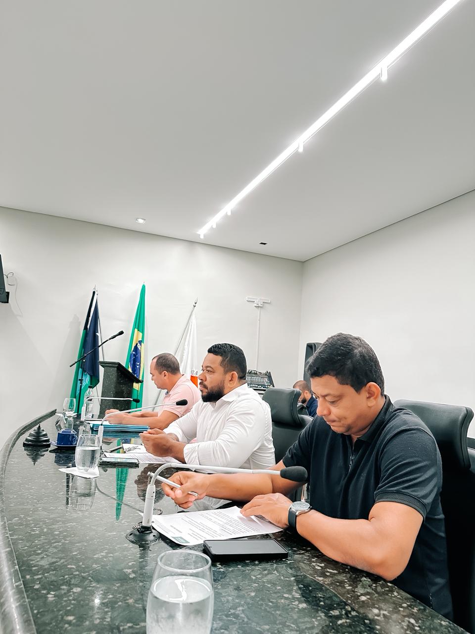 Imagem Notica: Câmara de Almenara realiza 7ª reunião ordinária com aprovação de requerimentos e apresentação de indicações