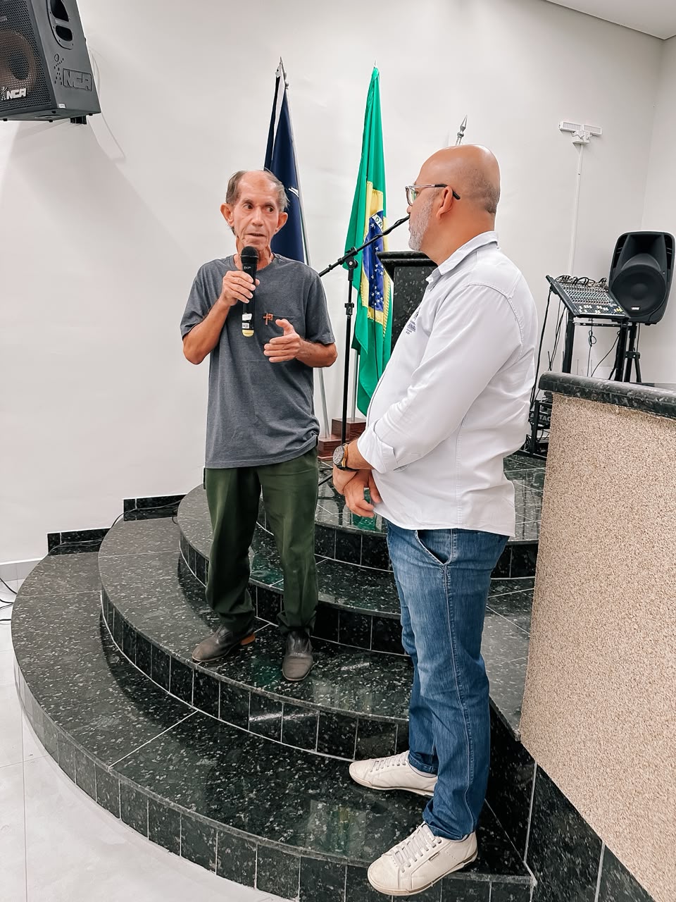 Imagem Notica: Câmara Municipal de Almenara realiza 13ª Reunião Ordinária e aprecia importantes matérias legislativas