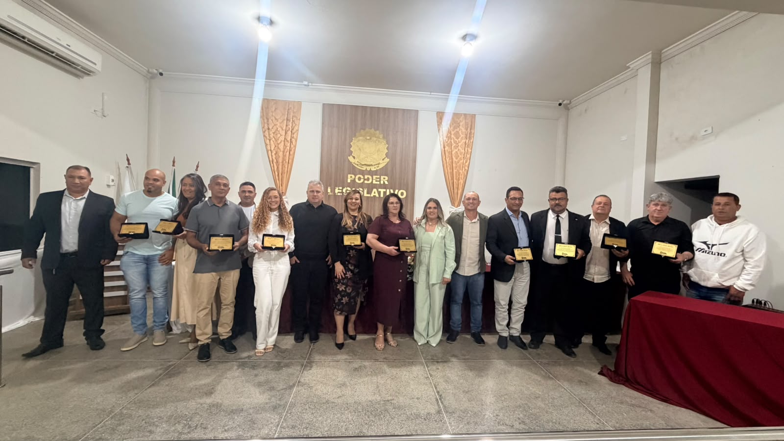 Imagem da notícia: Sessão Solene destinada à outorga dos Títulos de Cidadão Honorário e Moções de Aplausos.