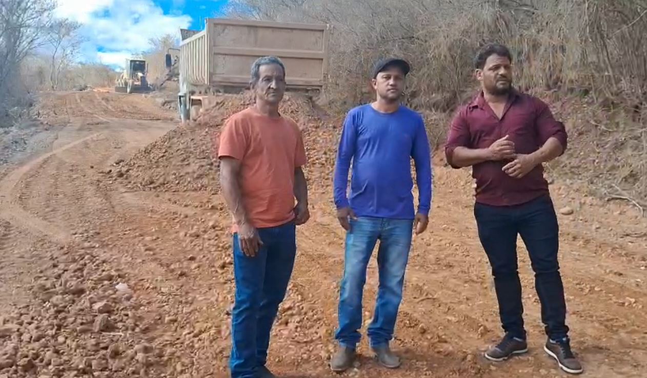 Vereadores de Comercinho-MG realizam vistoria em estradas vicinais que ligam a cidade ao povoado de Retiro da Saudade e Comunidade Corrente.